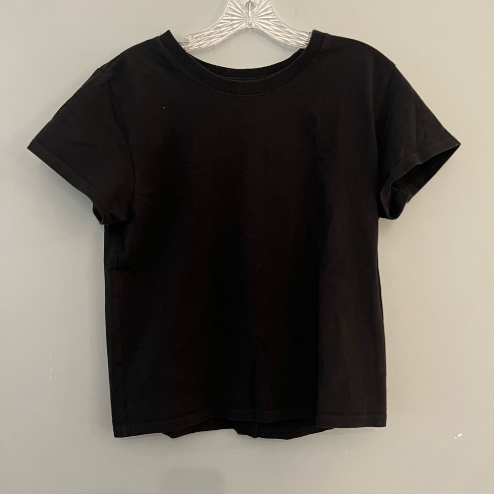 L black Urban Outfitters short sleeve shirt
